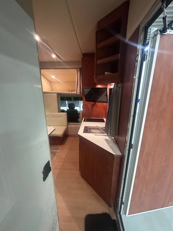 Camión para caballos Mercedes MERCEDES-BENZ 0 De segunda mano