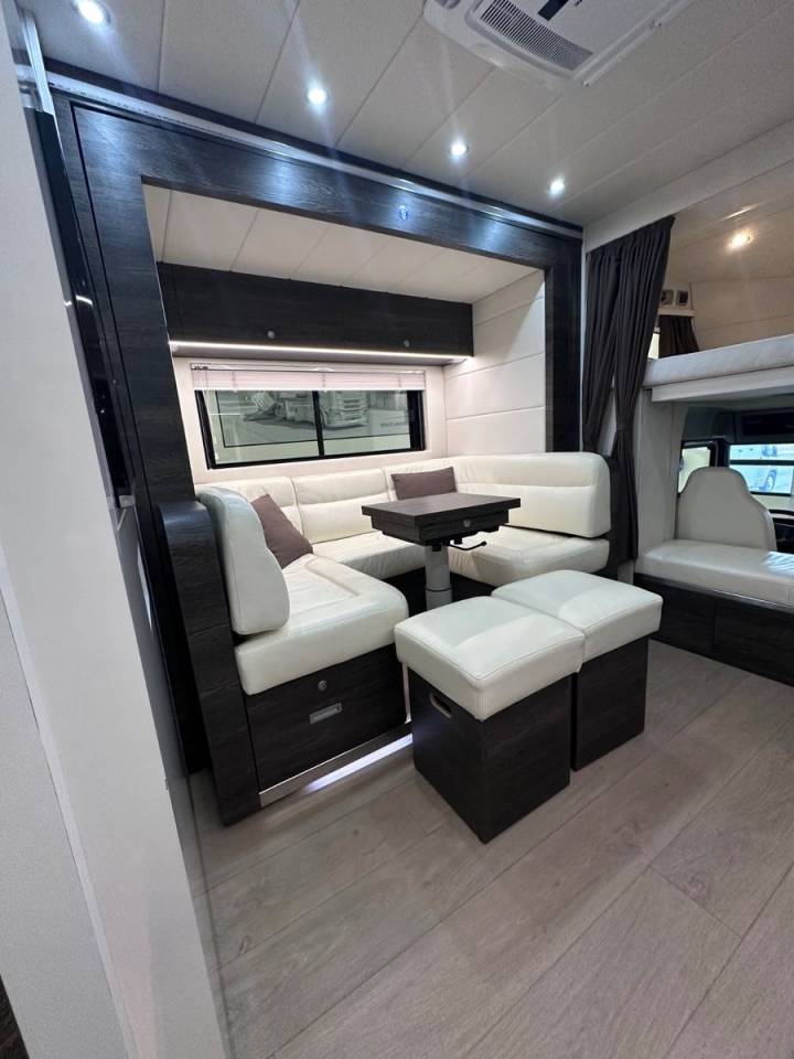 Camión para caballos Otra marca VOLVO 0 De segunda mano