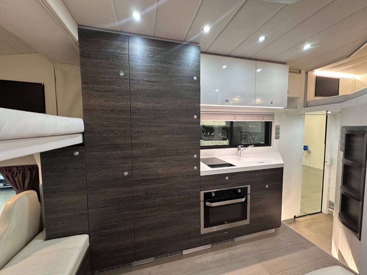 Camión para caballos Otra marca VOLVO 0 De segunda mano