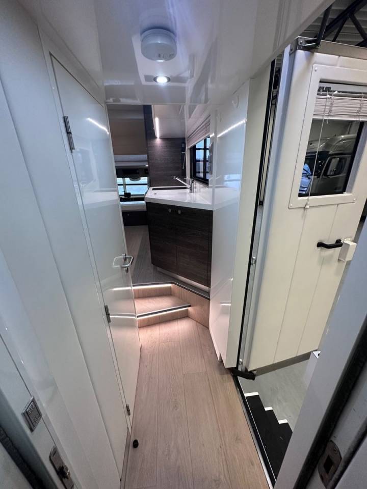 Camión para caballos Otra marca VOLVO 0 De segunda mano