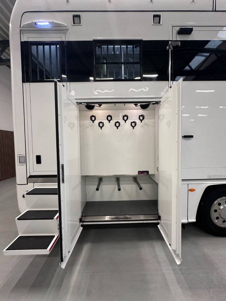 Camión para caballos Otra marca VOLVO 0 De segunda mano