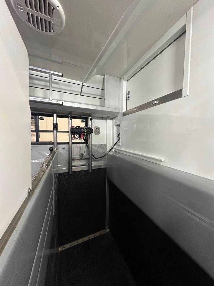 Camión para caballos Otra marca VOLVO 0 De segunda mano