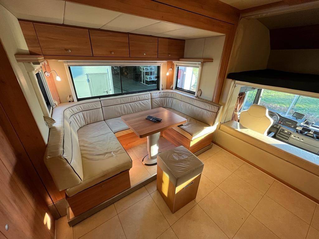 Camión para caballos Man MAN 0 De segunda mano