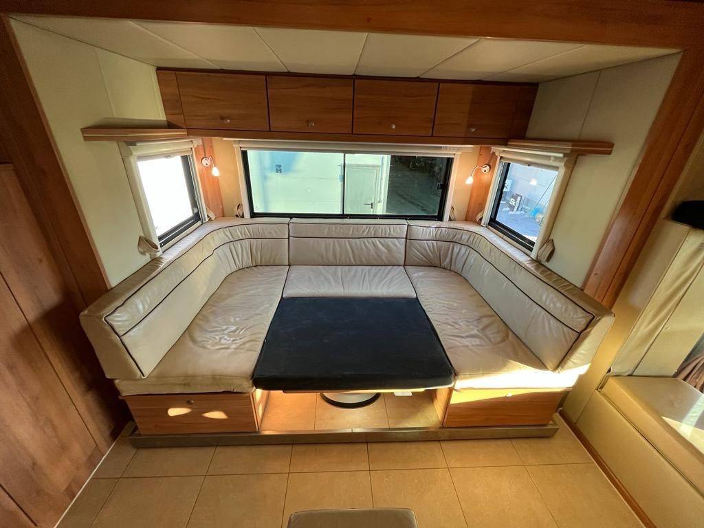 Camión para caballos Man MAN 0 De segunda mano