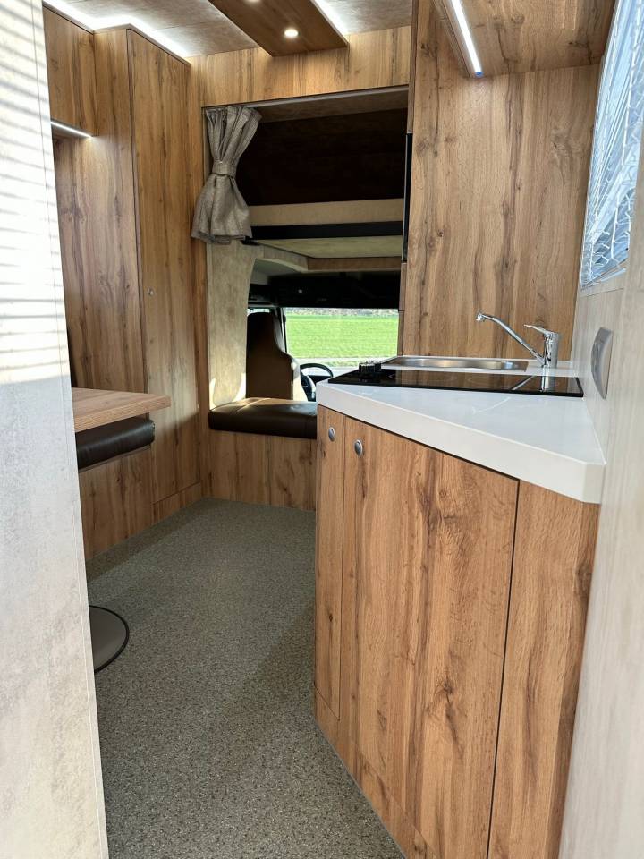 Camión para caballos Man MAN 0 Nuevo