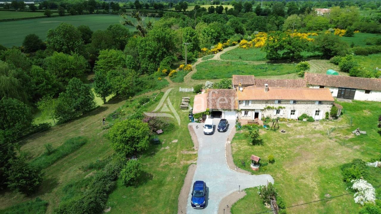 Explotación agrícola En venta Deux-Sèvres