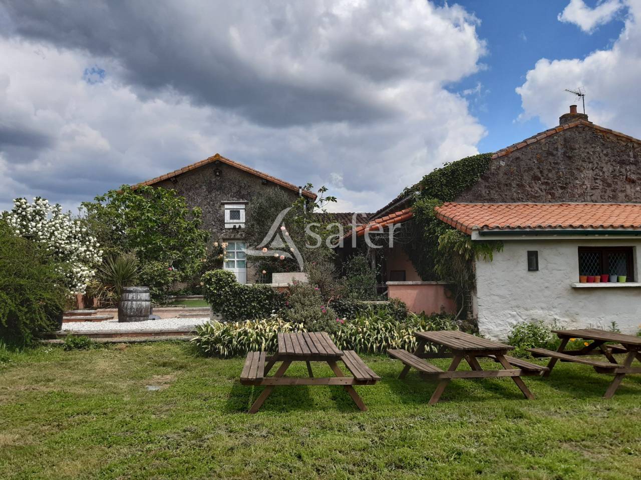 Explotación agrícola En venta Deux-Sèvres