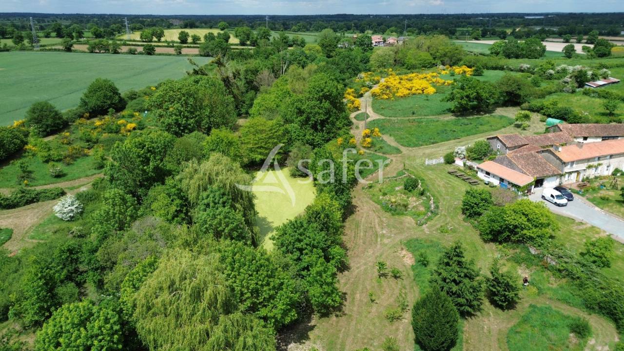 Explotación agrícola En venta Deux-Sèvres