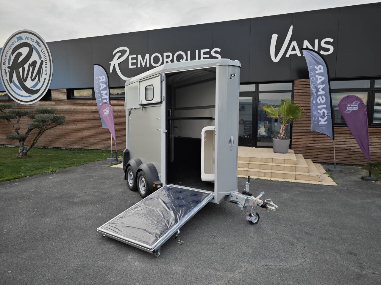 Van caballos Ifor Williams Hb403 1,5 Caballos 2025 Nuevo