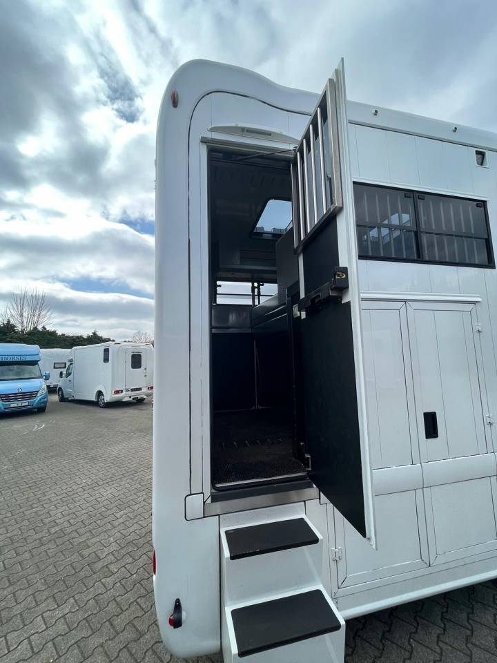 Camión para caballos Scania SCANIA 0 De segunda mano