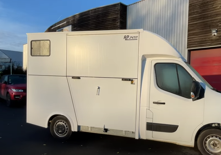Furgoneta para caballos AP Petit Renault MASTER L2 2018 Nuevo