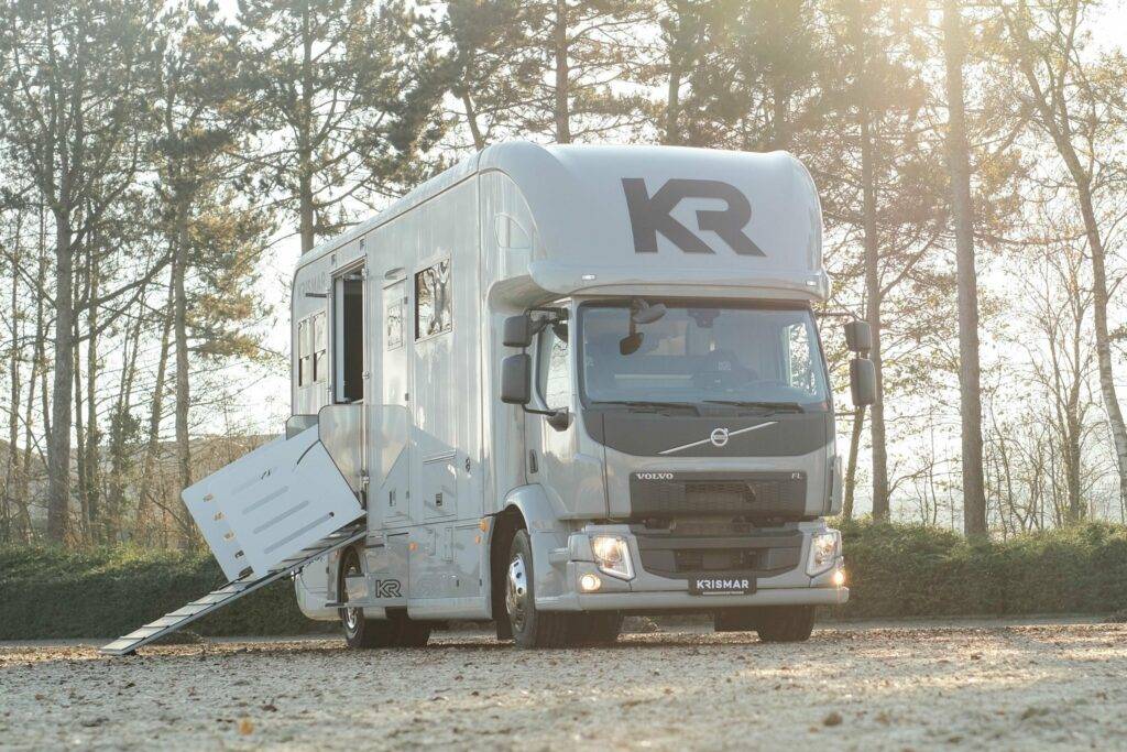 Camión para caballos Krismar Volvo 4 chevaux HC 2025 Nuevo