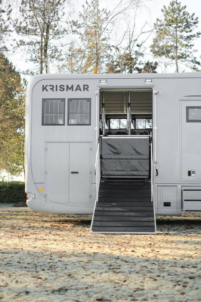 Camión para caballos Krismar Volvo 4 chevaux HC 2025 Nuevo