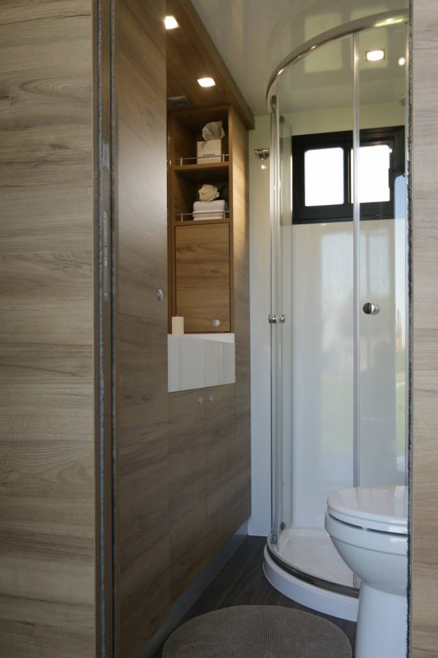 Camión para caballos Krismar Volvo 4 chevaux HC 2025 Nuevo