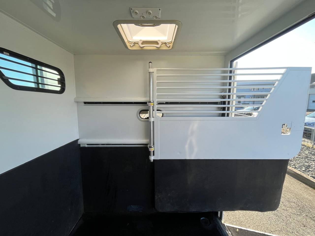 Furgoneta para caballos Theault VL BOXER THEAULT PROTEO 2014 De segunda mano