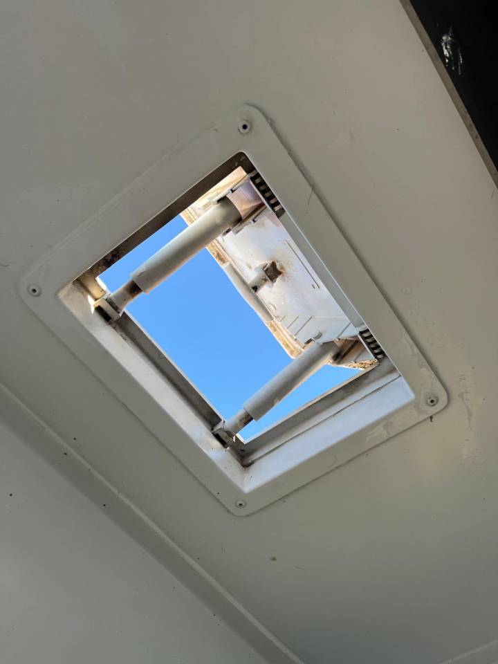 Furgoneta para caballos Theault VL BOXER THEAULT PROTEO 2014 De segunda mano