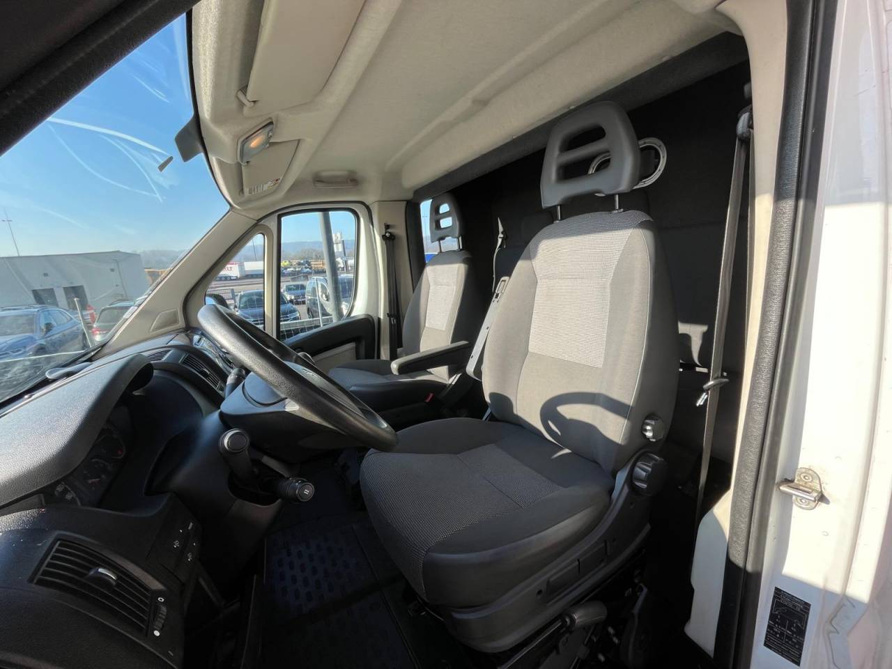 Furgoneta para caballos Theault VL BOXER THEAULT PROTEO 2014 De segunda mano