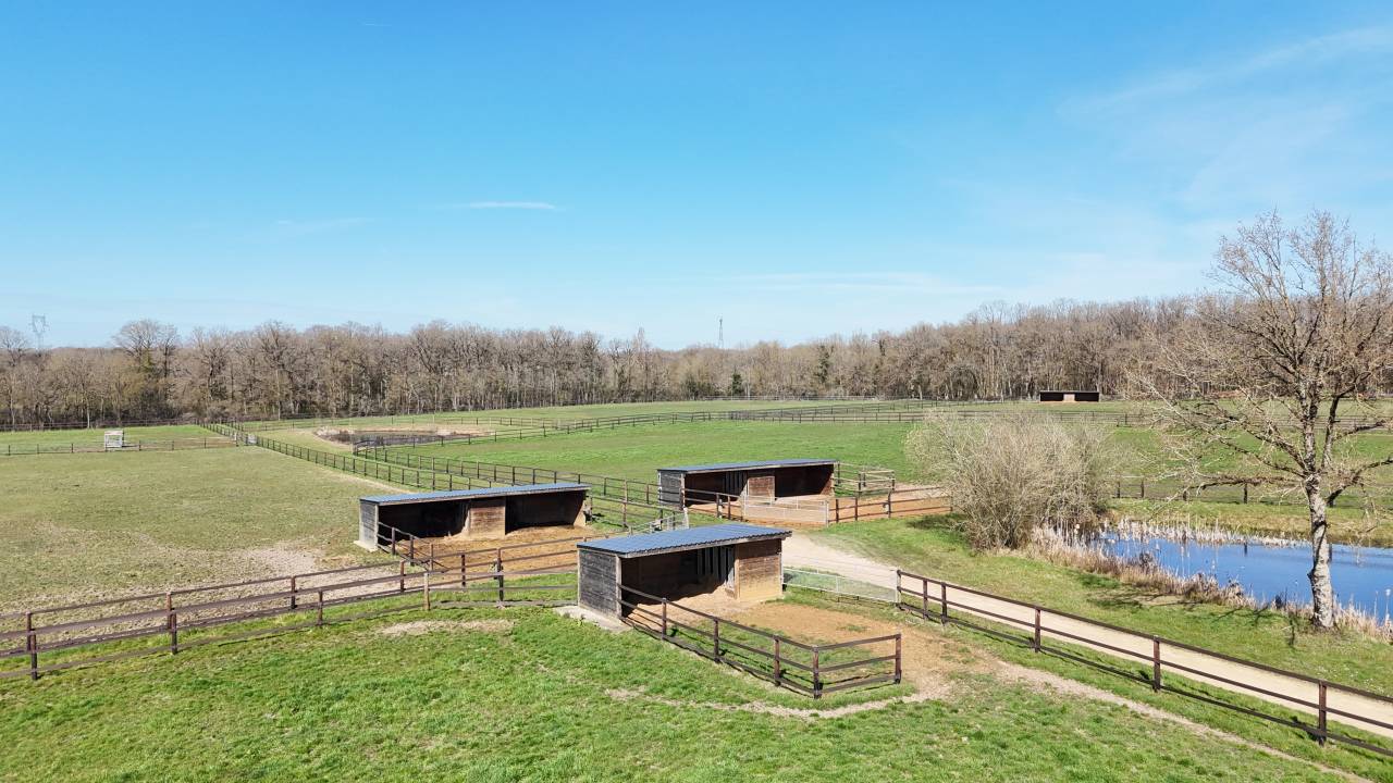 Bonita residencia ecuestre En venta Indre y Loira