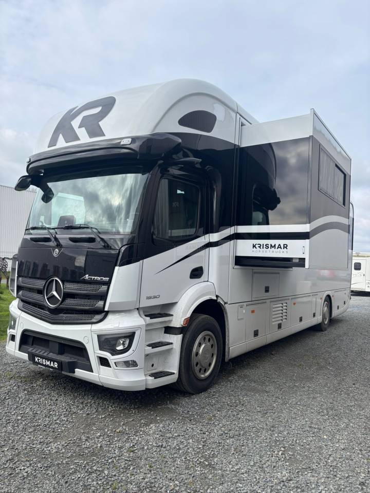 Camión para caballos Krismar Classicspace 2640 gamme pro 2025 Nuevo