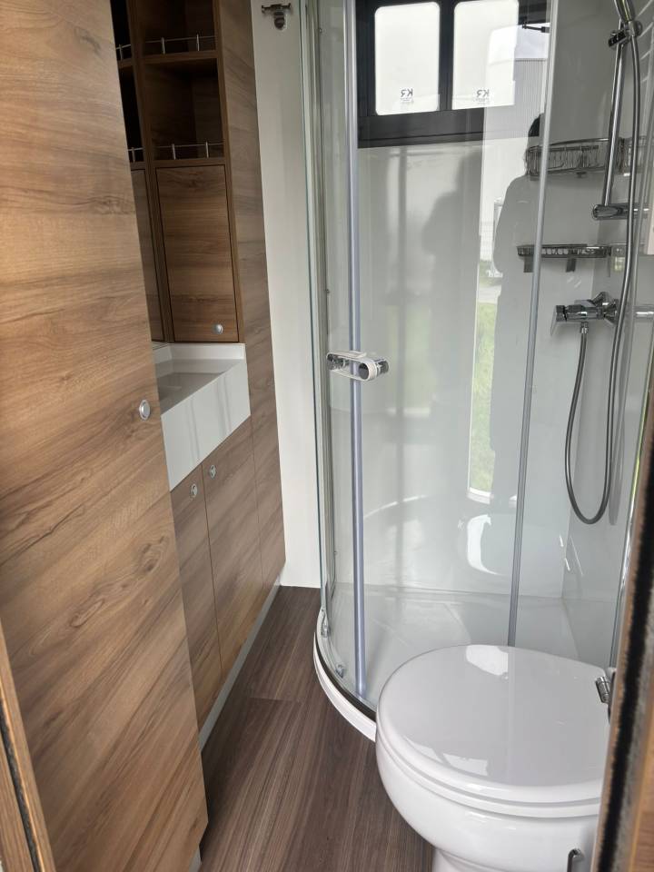 Camión para caballos Krismar Classicspace 2640 gamme pro 2025 Nuevo