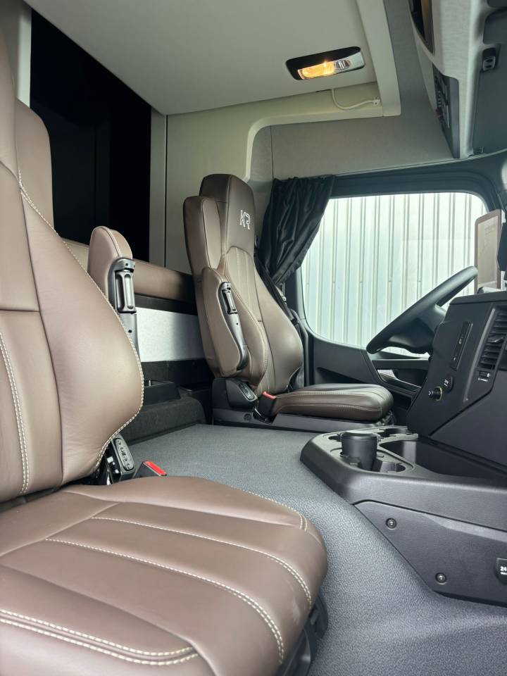 Camión para caballos Krismar Classicspace 2640 gamme pro 2025 Nuevo