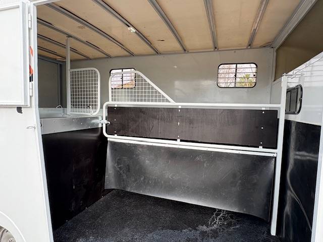 Furgoneta para caballos Renault  2020 De segunda mano