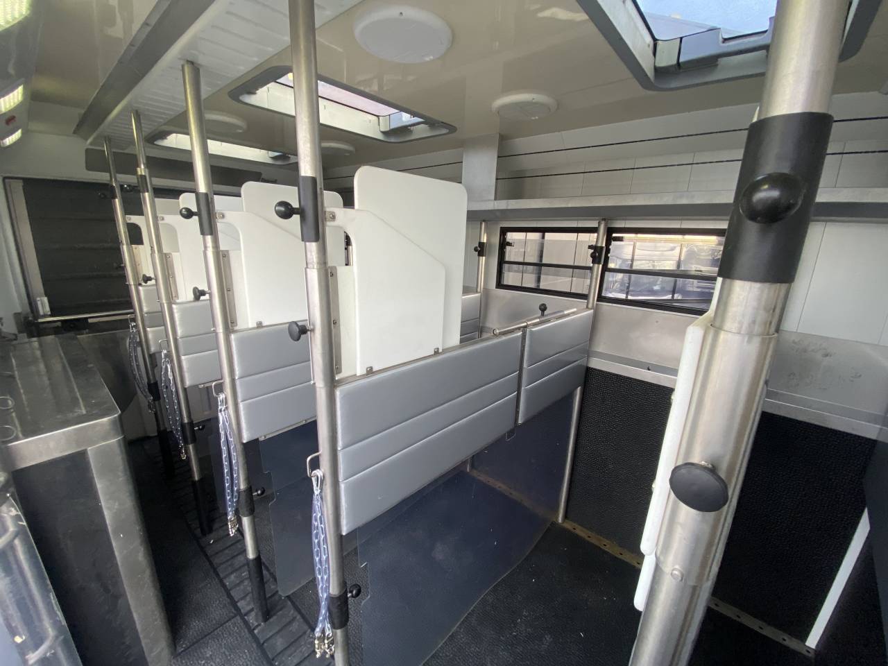 Camión para caballos STX  2013 De segunda mano