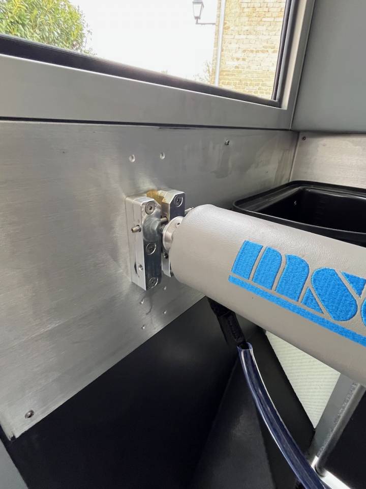 Furgoneta para caballos Otra marca NISSAN 0 Nuevo