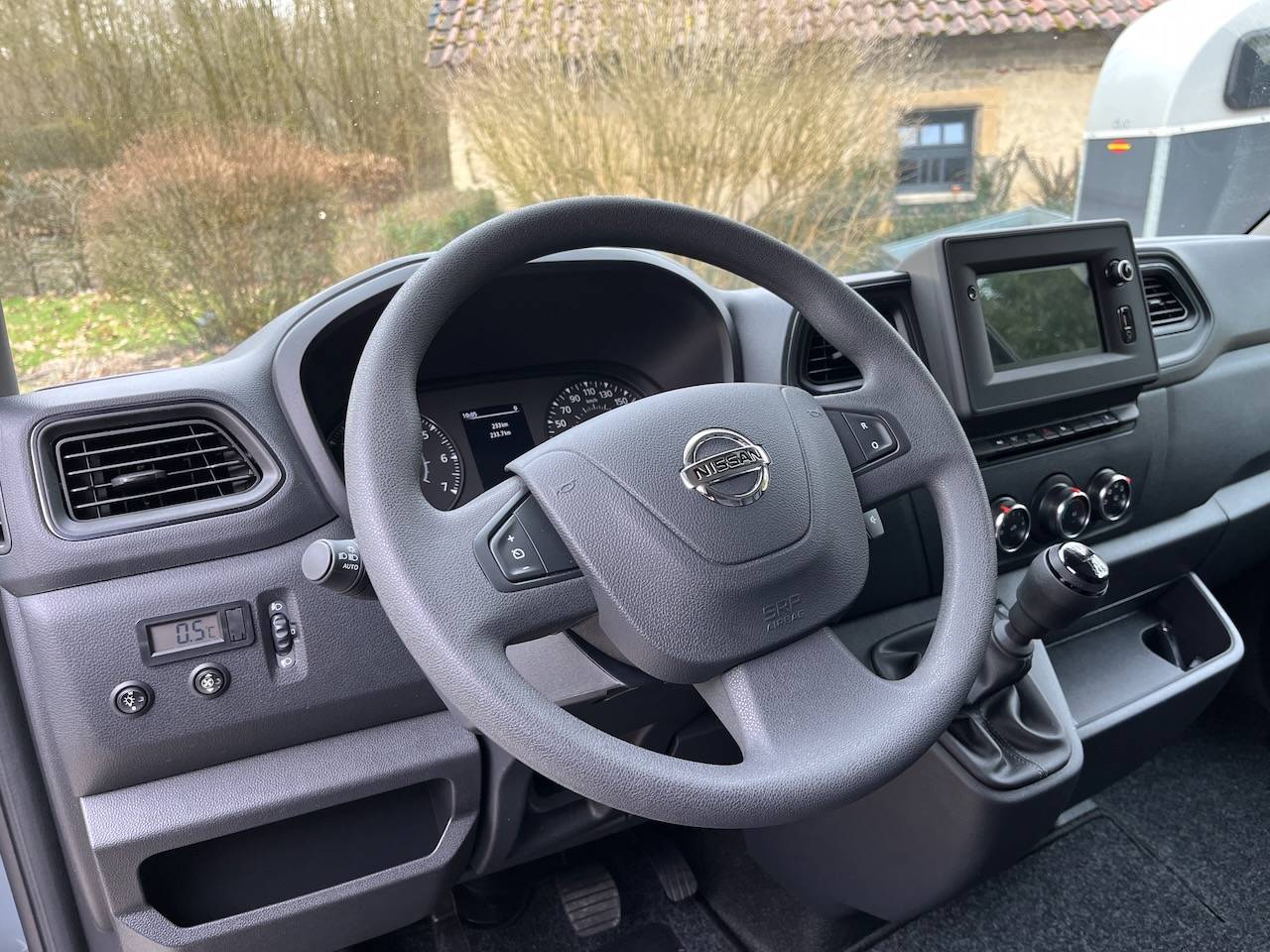 Furgoneta para caballos Otra marca NISSAN 0 Nuevo