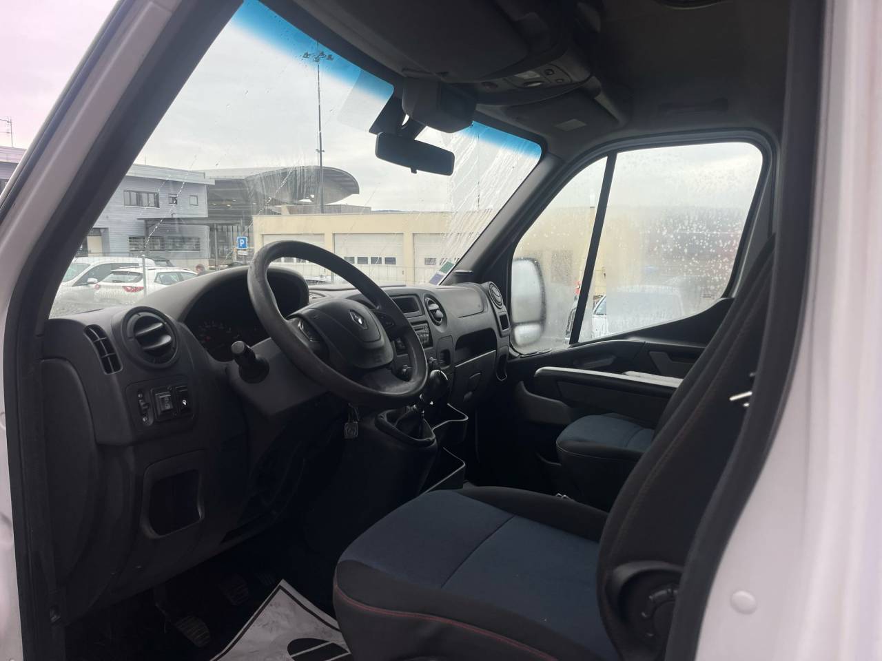 Furgoneta para caballos Theault PROTEO 5 PLACES 2011 De segunda mano