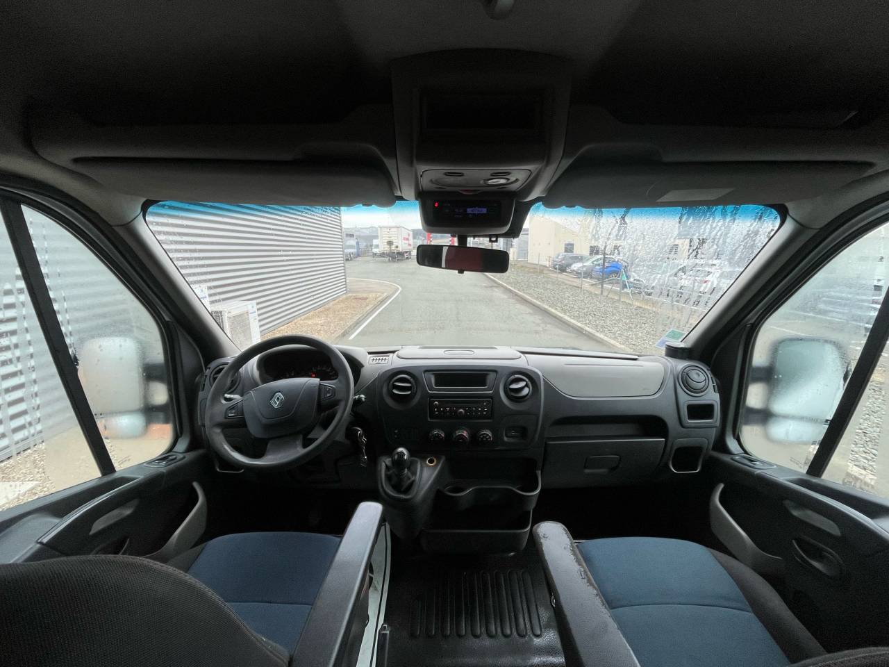 Furgoneta para caballos Theault PROTEO 5 PLACES 2011 De segunda mano