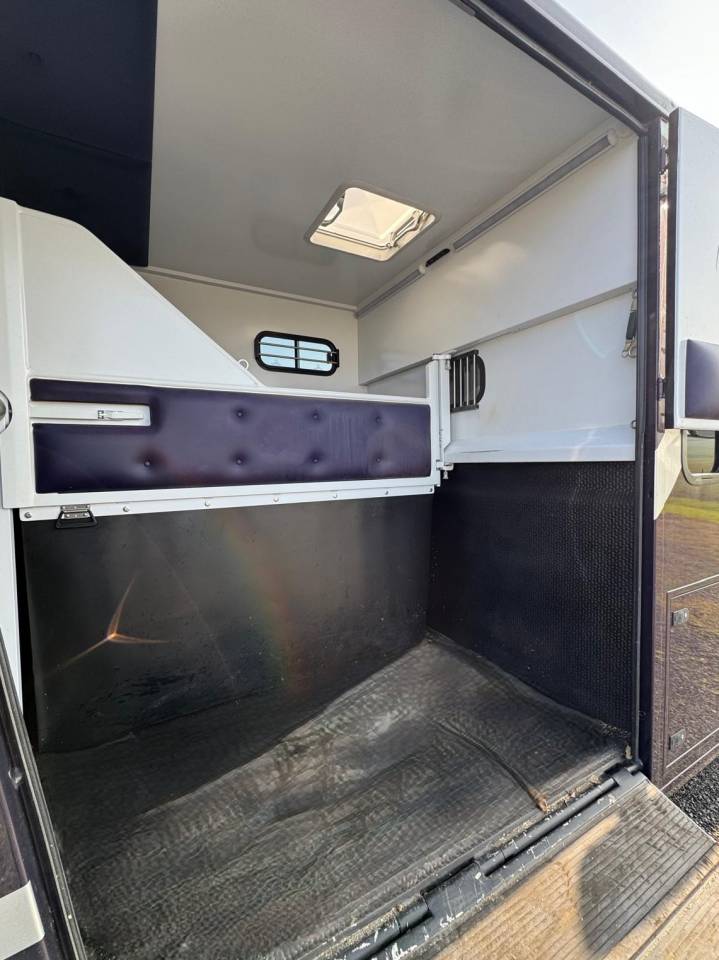 Furgoneta para caballos Chardron Renault Master 2023 De segunda mano