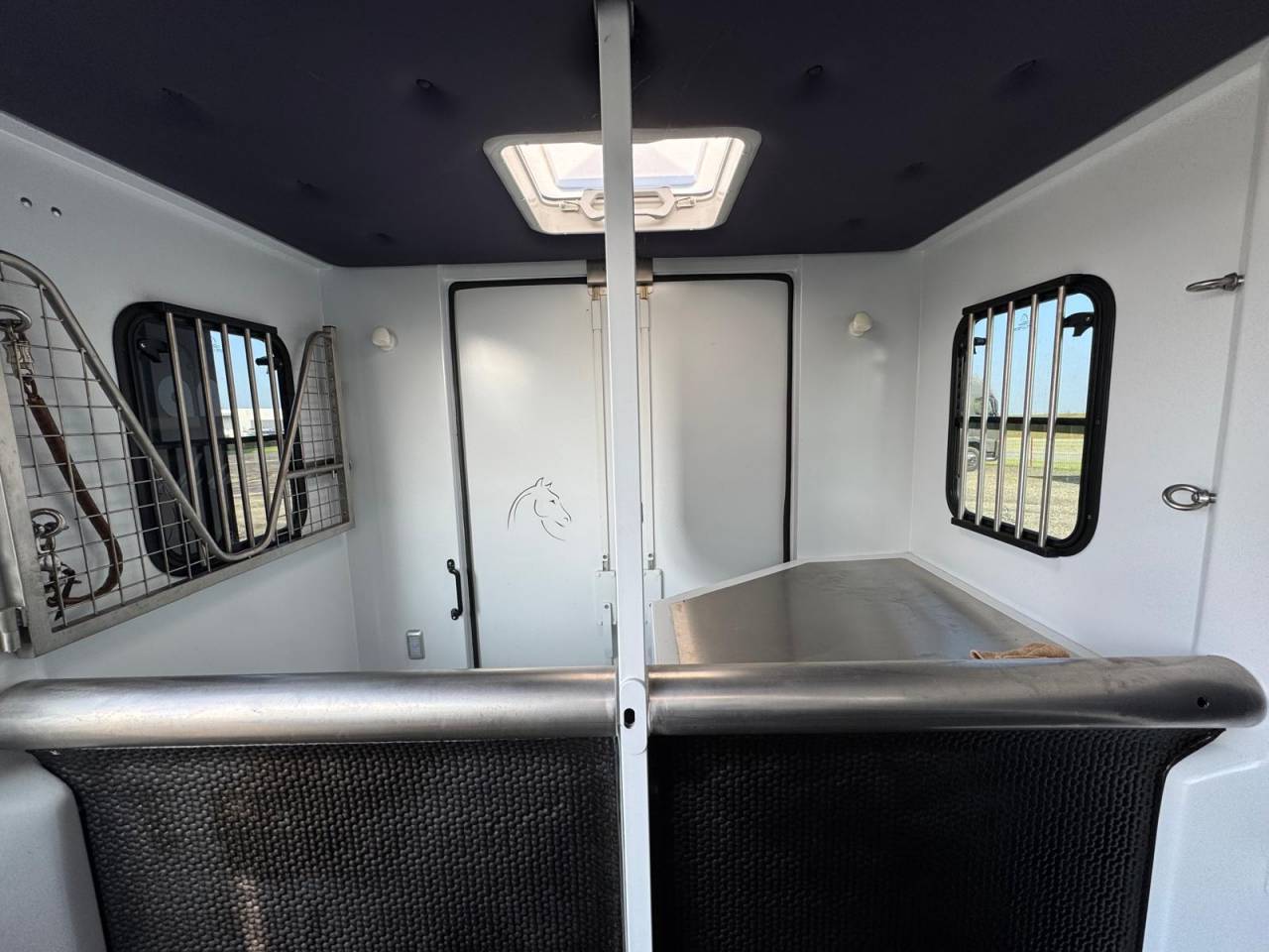 Furgoneta para caballos Chardron Renault Master 2023 De segunda mano