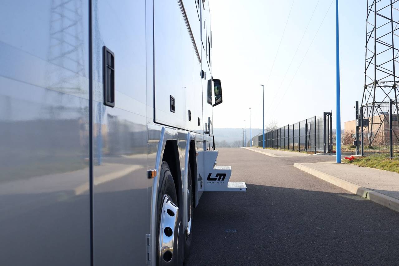 Camión para caballos - Otra marca - MAN TGS 26.430 PAILLARD 8 CHEVAUX POP OUT 2025 Nuevo