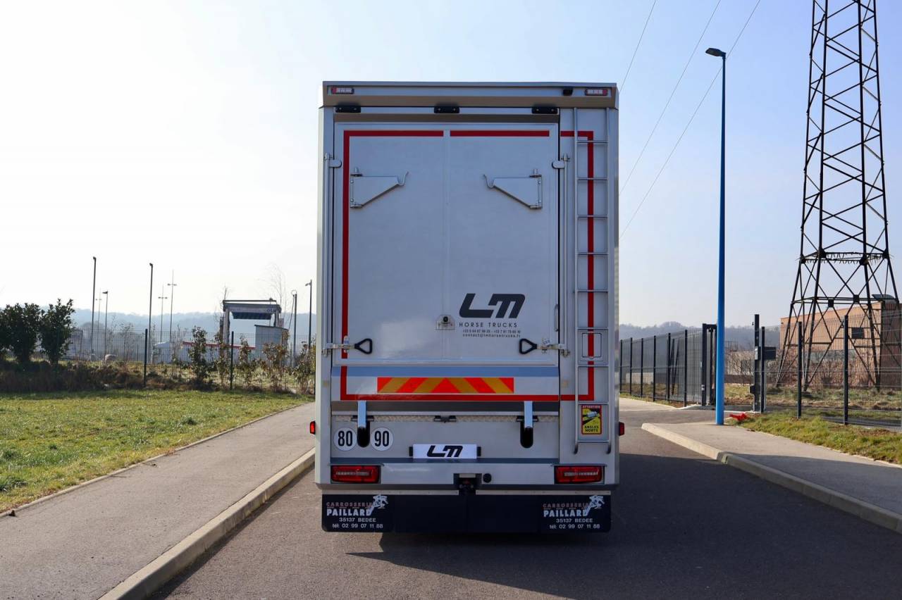 Camión para caballos - Otra marca - MAN TGS 26.430 PAILLARD 8 CHEVAUX POP OUT 2025 Nuevo