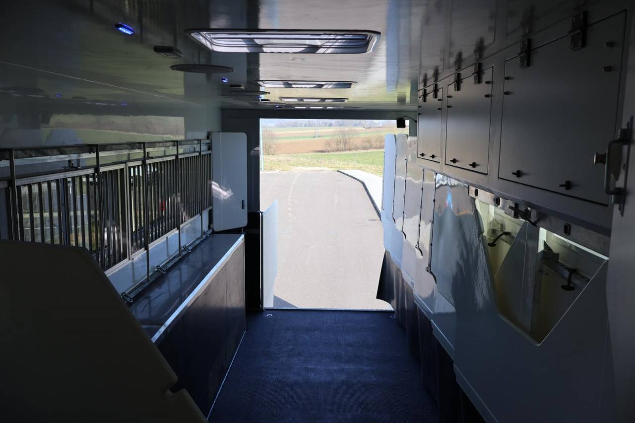 Camión para caballos - Otra marca - MAN TGS 26.430 PAILLARD 8 CHEVAUX POP OUT 2025 Nuevo