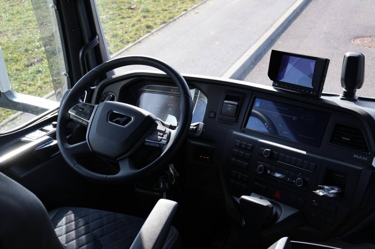 Camión para caballos - Otra marca - MAN TGS 26.430 PAILLARD 8 CHEVAUX POP OUT 2025 Nuevo