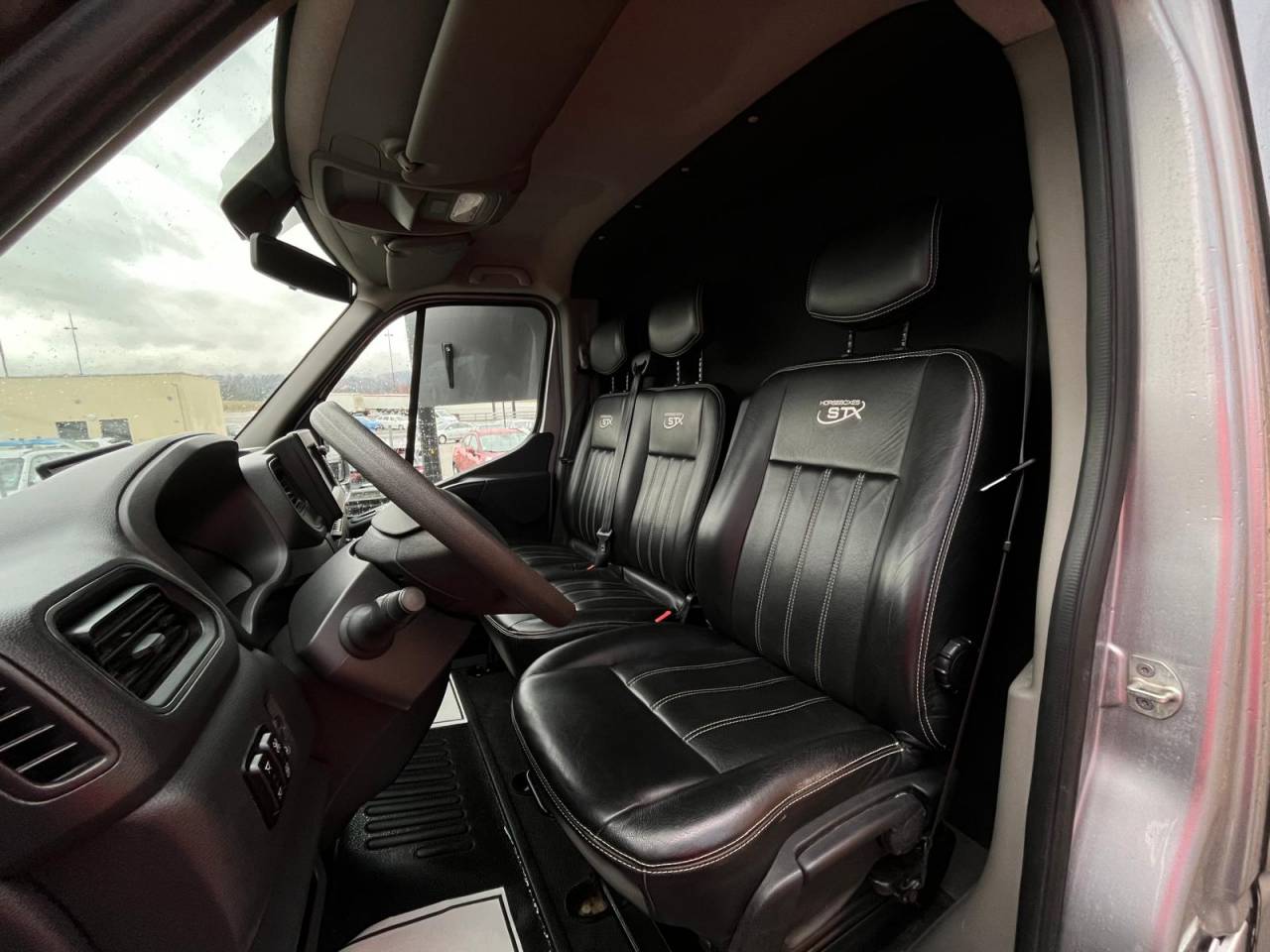 Furgoneta para caballos STX STX 2021 De segunda mano