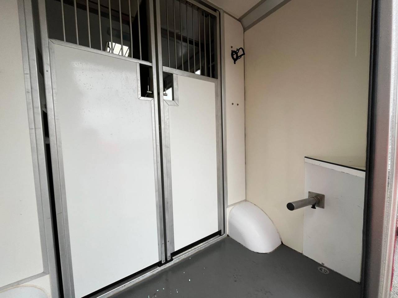 Furgoneta para caballos STX STX 2021 De segunda mano