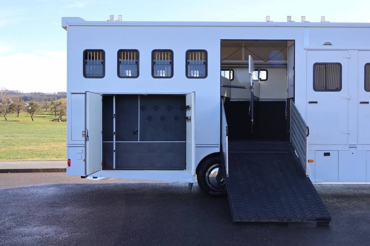 Camión para caballos - Otra marca - MAN TGA 26.430 JL POP OUT 2007 De segunda mano