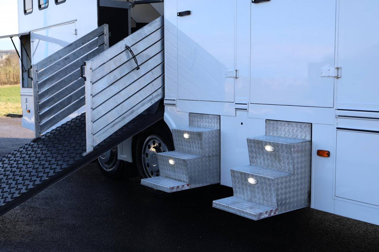 Camión para caballos - Otra marca - MAN TGA 26.430 JL POP OUT 2007 De segunda mano