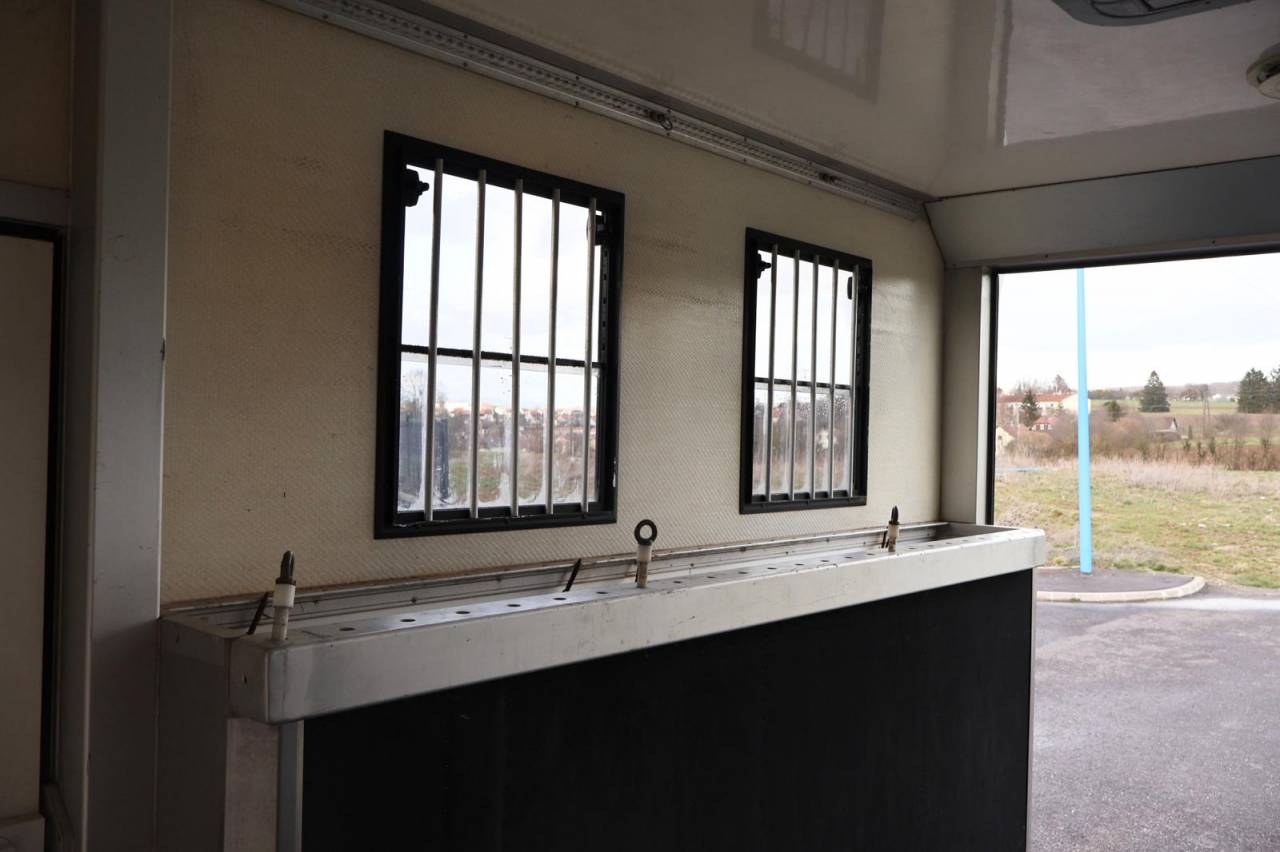 Camión para caballos - Otra marca - AK ATEGO 4 CHEVAUX 8.180 2014 De segunda mano