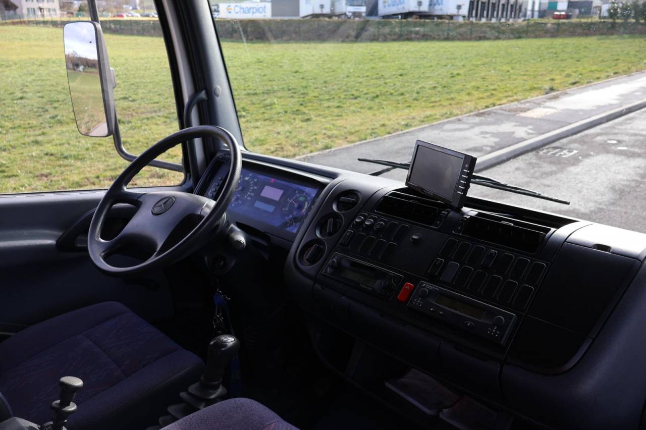 Camión para caballos - Otra marca - AK ATEGO 4 CHEVAUX 8.180 2014 De segunda mano