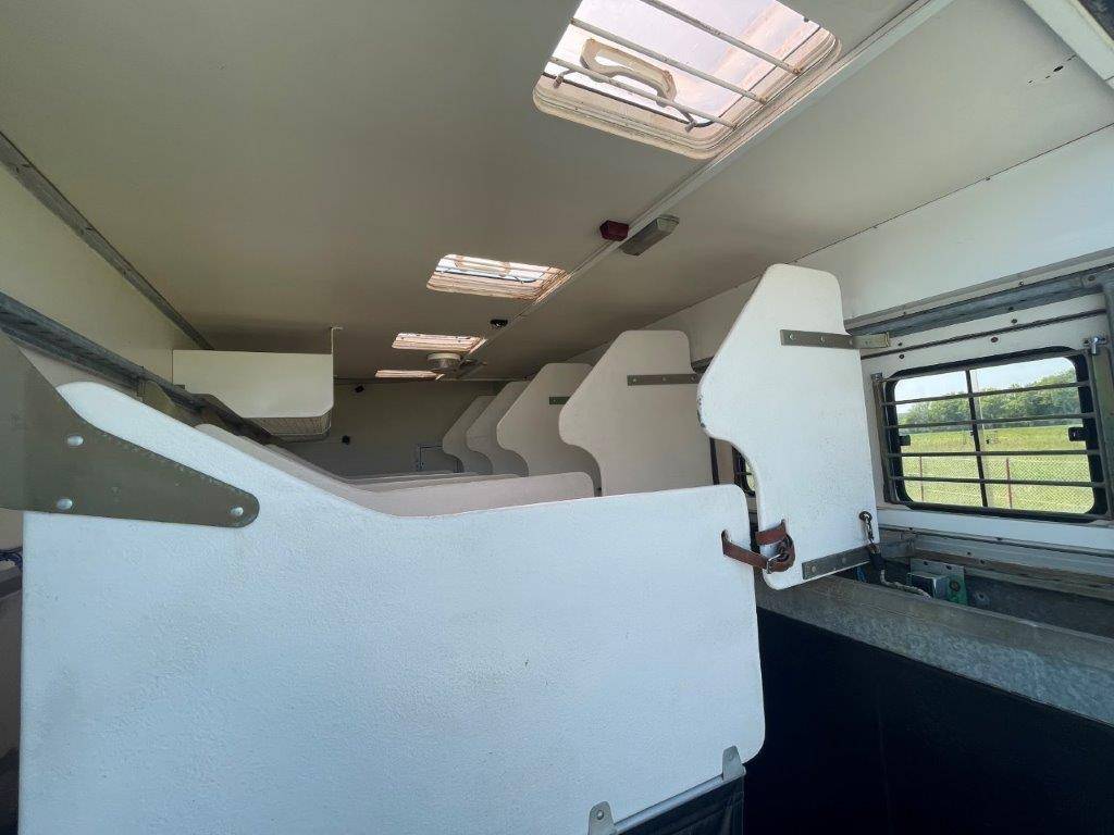 Camión para caballos Scania Donguy 2001 De segunda mano