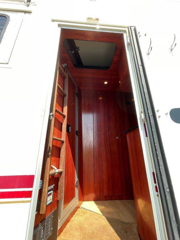 Camión para caballos Scania Donguy 2001 De segunda mano