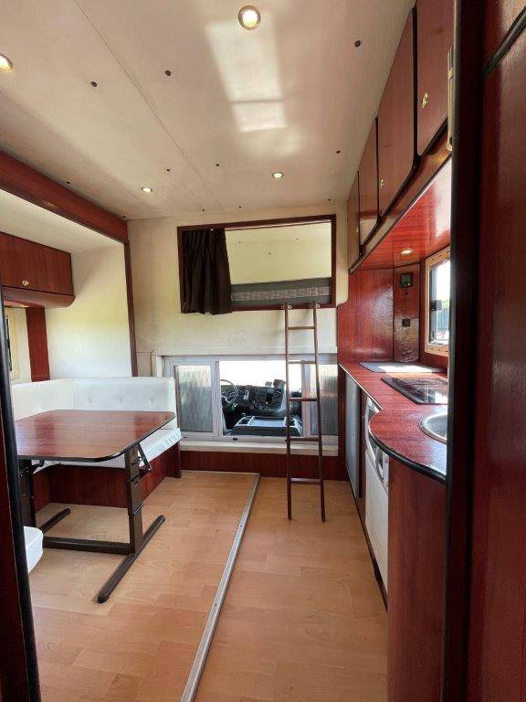 Camión para caballos Scania Donguy 2001 De segunda mano