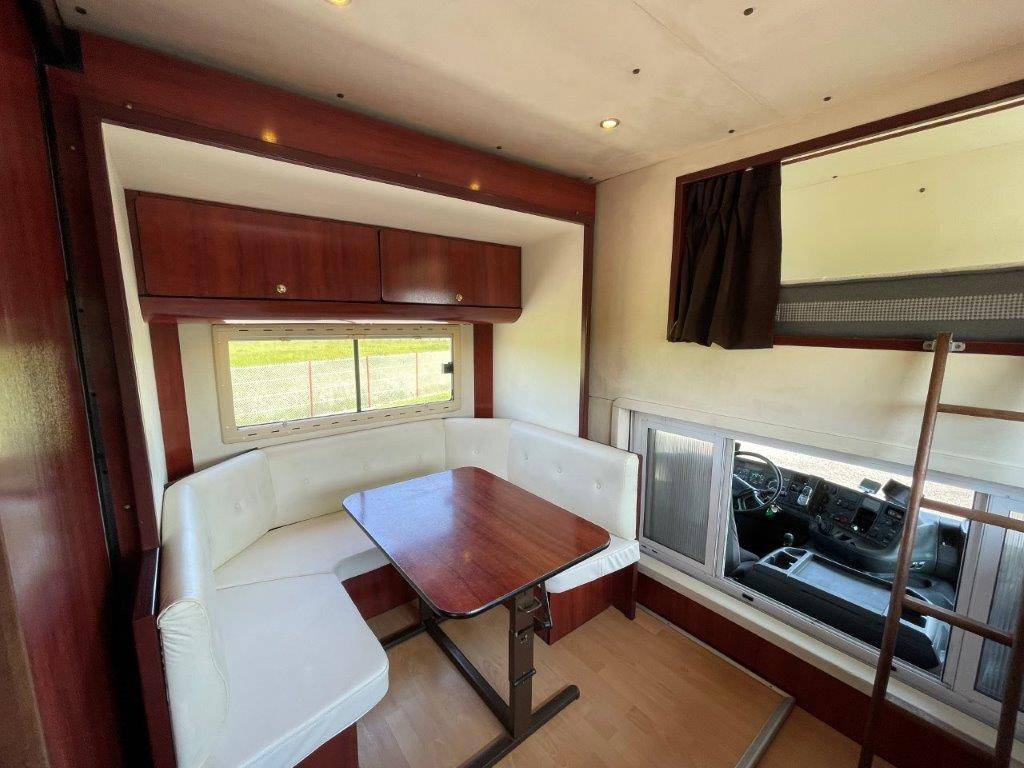 Camión para caballos Scania Donguy 2001 De segunda mano