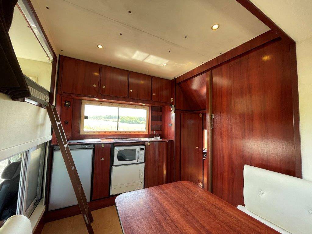 Camión para caballos Scania Donguy 2001 De segunda mano