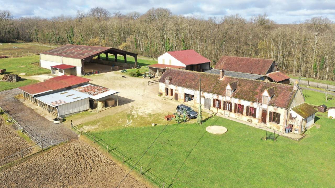 Cuadra de propietarios En venta Yonne