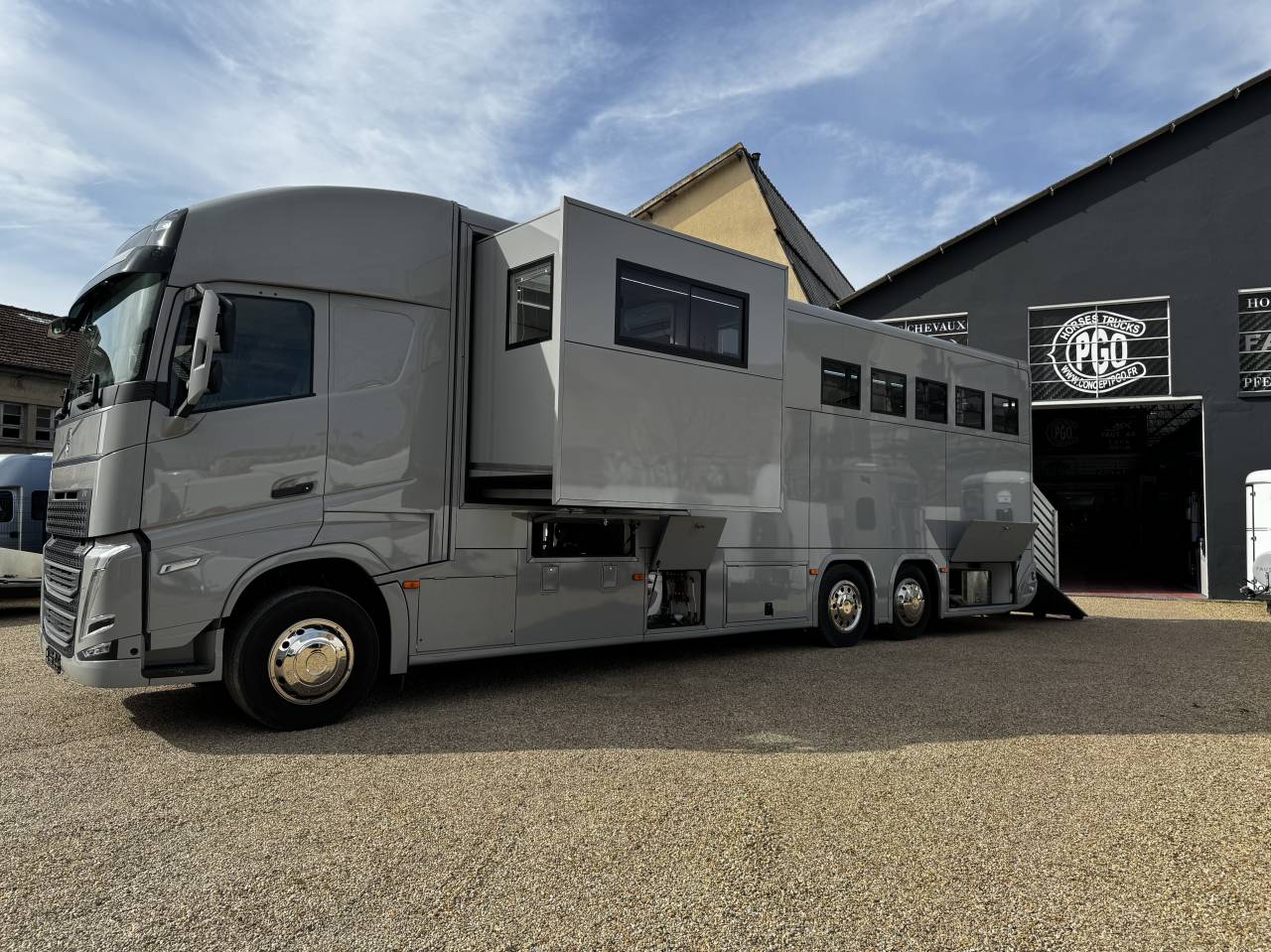 Camión para caballos Volvo FH 6  2024 De segunda mano